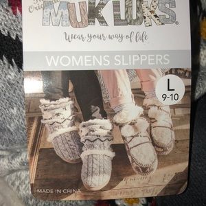 MUK LUKS WOMENS SLIPPERS!